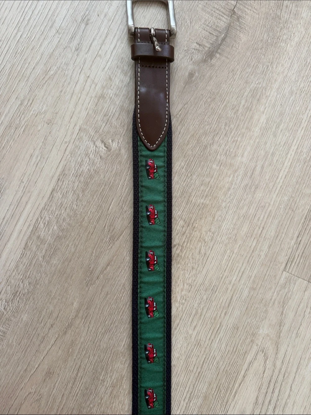 Vineyard Vines Classic Green Webbing Belt with Red Car Embroidery S 32